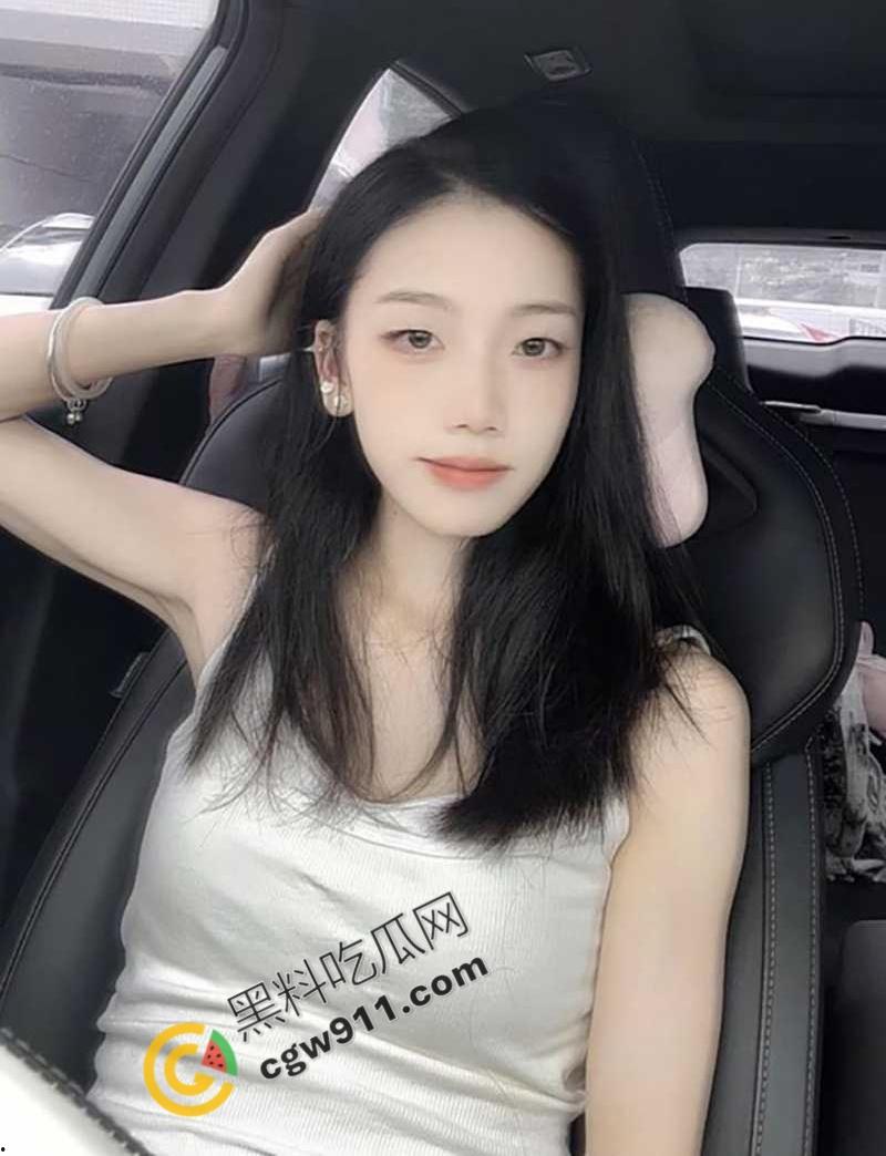 湖南人妻【赵亚娜】情趣酒店偷情视频曝光！翘臀巨乳美妇穿性感丝袜，被老公兄弟猛烈操，淫声四起-1