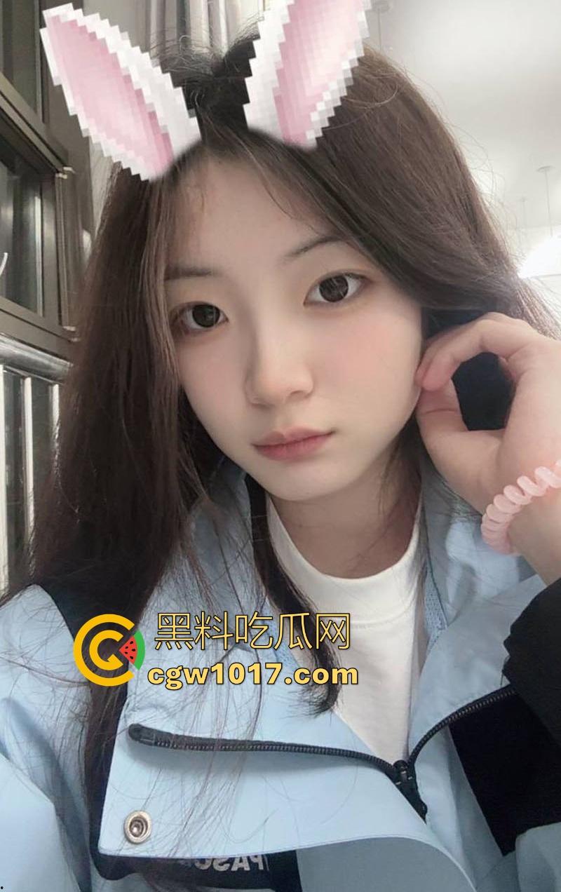 常州技术职业学院反差小母狗【张晴晴】红色情趣内衣撩人，深喉口交骑乘后入，任金主肆意玩弄，欲罢不能！-1