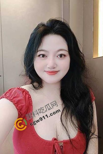 海角大神与小姨的禁忌交欢!趁小姨洗澡裸体的间隙,被肉棒诱惑,主动求操,对白露骨,场面超淫-2