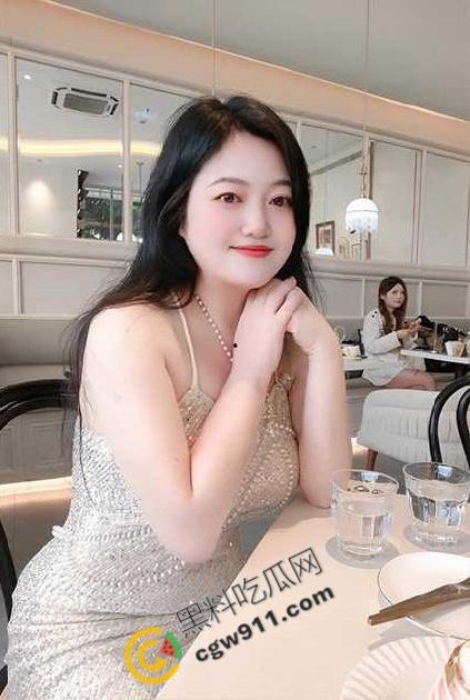 海角大神与小姨的禁忌交欢!趁小姨洗澡裸体的间隙,被肉棒诱惑,主动求操,对白露骨,场面超淫-3