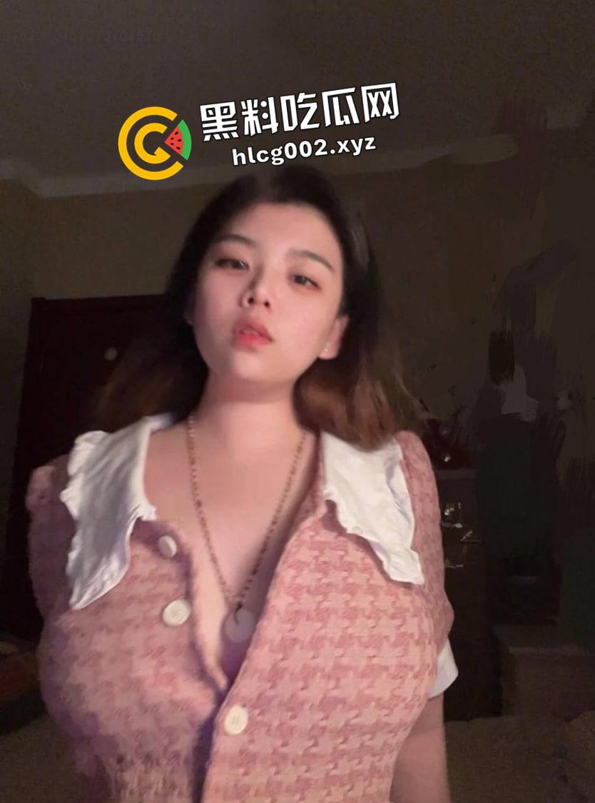云南大学巨乳学姐被调教 喜欢被深喉的母狗 肥美多汁的鸡巴套子 被富二代包养调教视频流出-1