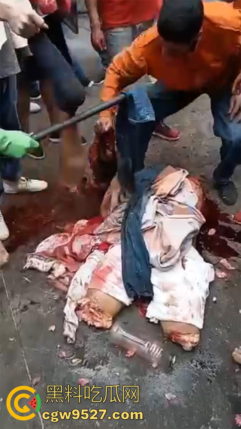 暗网流出血腥合集,吃人腿爆头剥皮车祸,想要的应有尽有,场面血腥过于重口,胆小者谨慎观看!-1