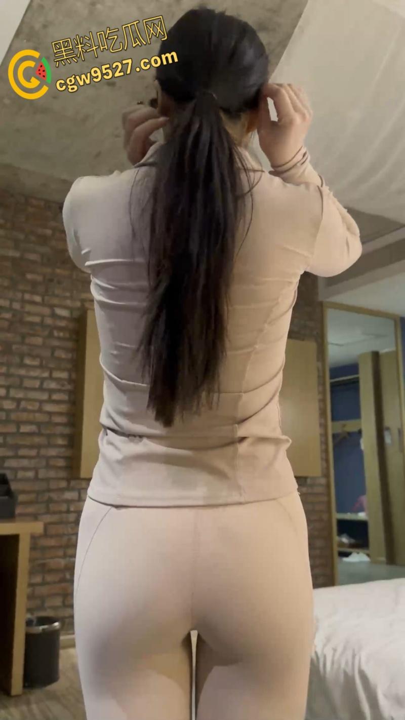 与童颜巨乳的妹妹大战300回合,乳头嫩的如水,跳蛋肛塞玩弄妹妹的双洞,穿瑜伽服的妹妹也是别有风味-4