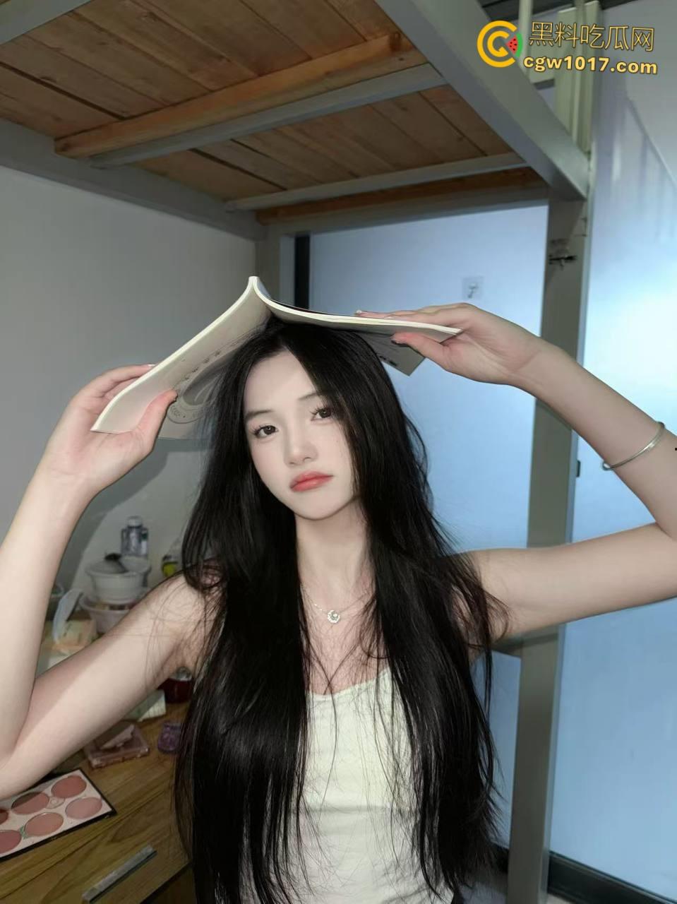 好久没见到姐姐了,临走时喝十个生鸡蛋,性感肉丝平底鞋,猛插姐姐一个小时,把姐姐下体失禁倒在床上抽搐 !-2