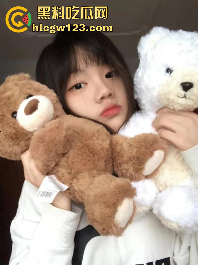 变态淫父送女儿去外地考试,在宾馆没忍住强上性感乖女儿,身材白嫩翘臀Q弹,后入啪啪极致淫荡!-2