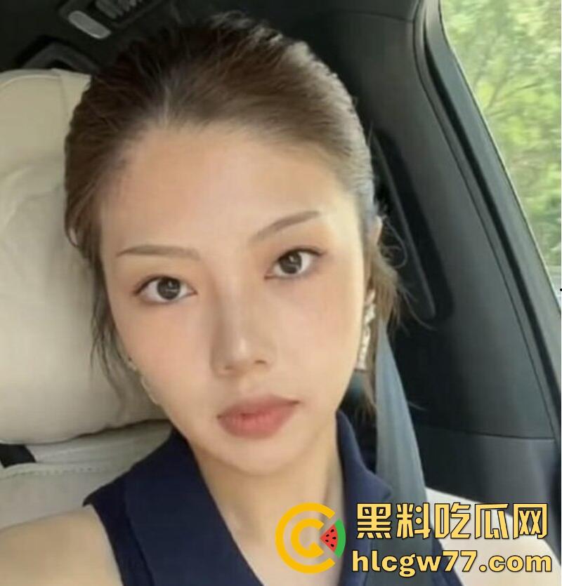 丁山职校大二学生妹【韩佳妮】带闺蜜约炮猛男 闺蜜在旁拍摄遭泄密 不雅视频全网疯传-1