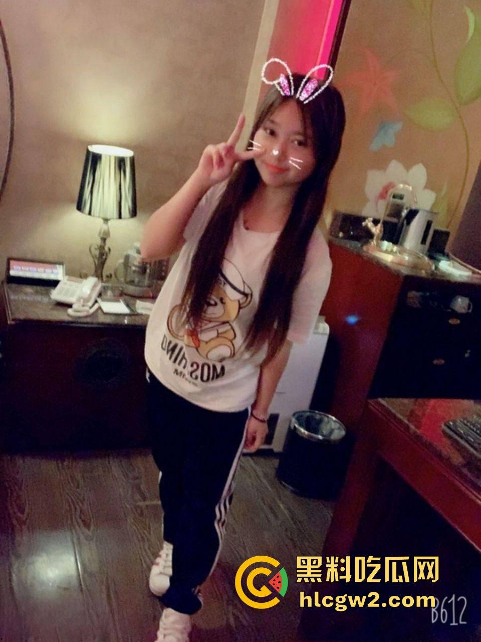 江西骚货【邵菲菲】全裸放飞!美乳晃动、嫩穴被暴力抽插狂干,嗨到失神!-2