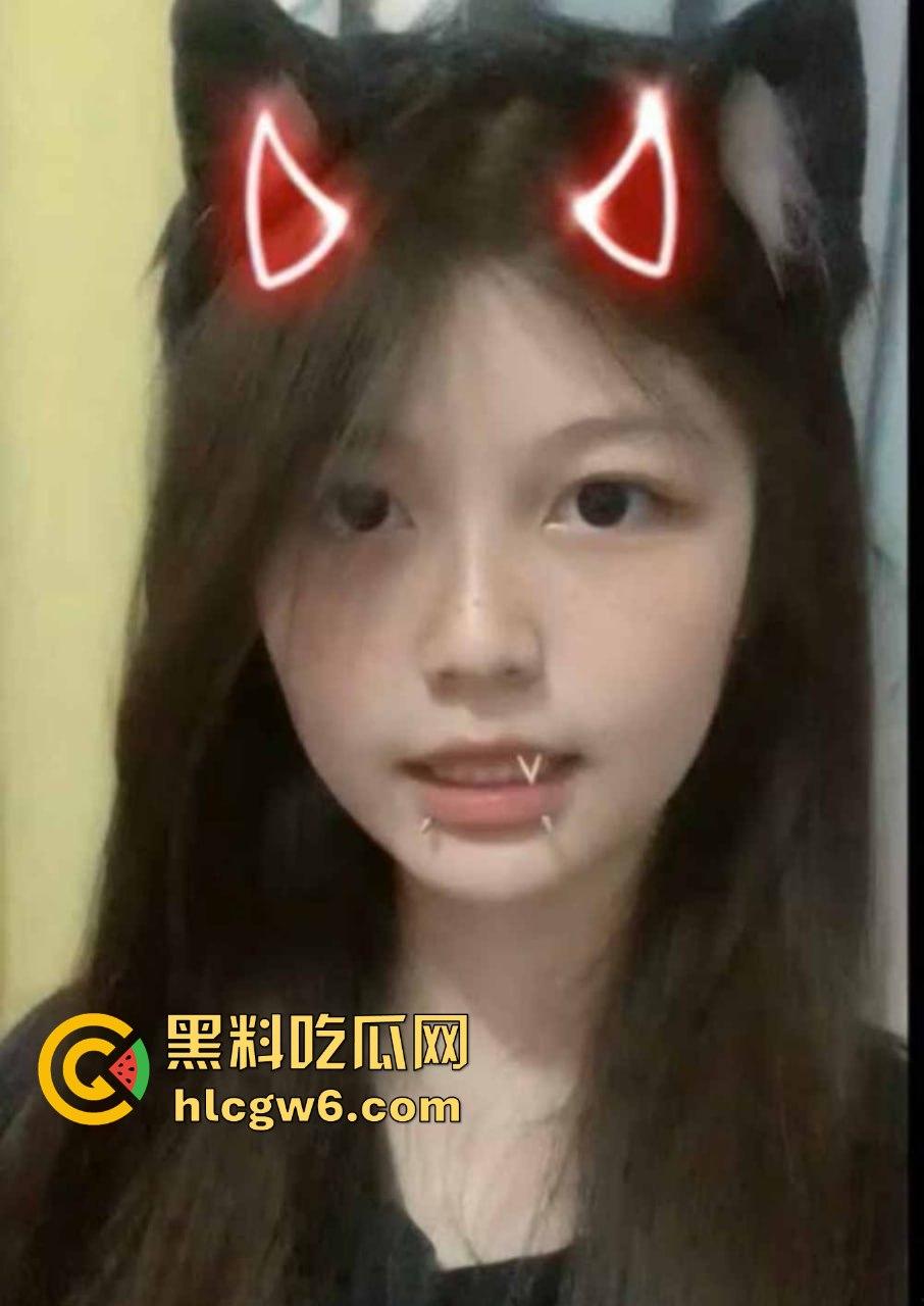 小小年纪就这么会玩!四川唇钉清纯小妹【欧利欣】自慰视频遭曝光,母狗属性真强。-6