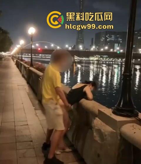 绿帽届天花板!【宇宙的琴弦】让同学在广州塔操自己的老婆,一边后入一边欣赏小蛮腰夜景,内容炸裂!-3