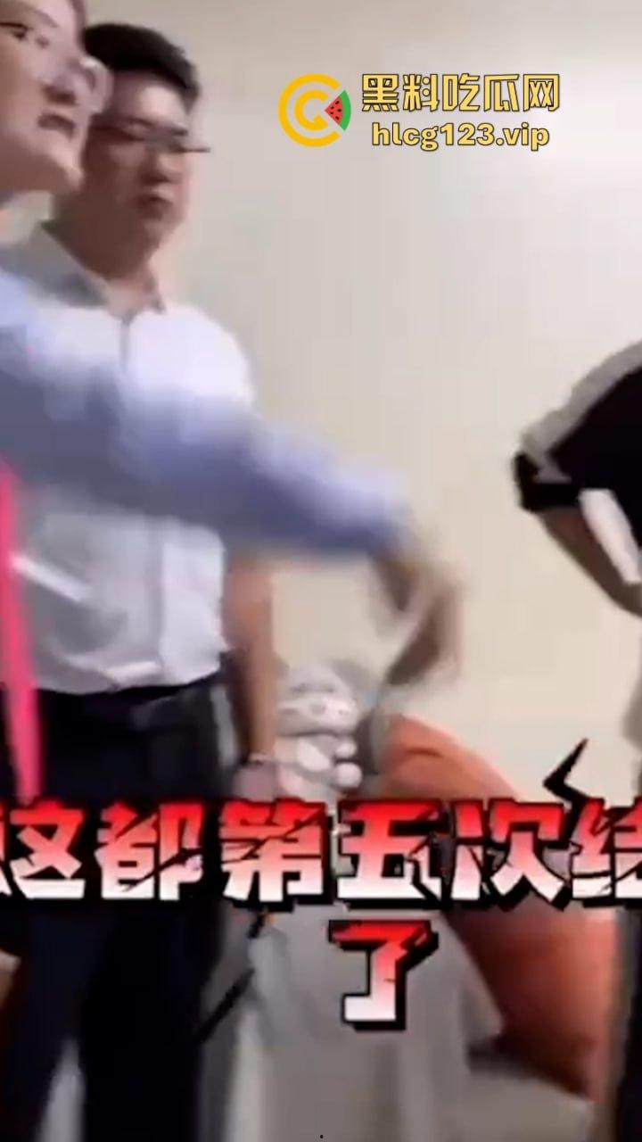 欠打!靠结婚发家致富?女子结婚第二就要离 拒退15万彩礼 丑恶嘴脸实拍曝光 一家人都没好货-4