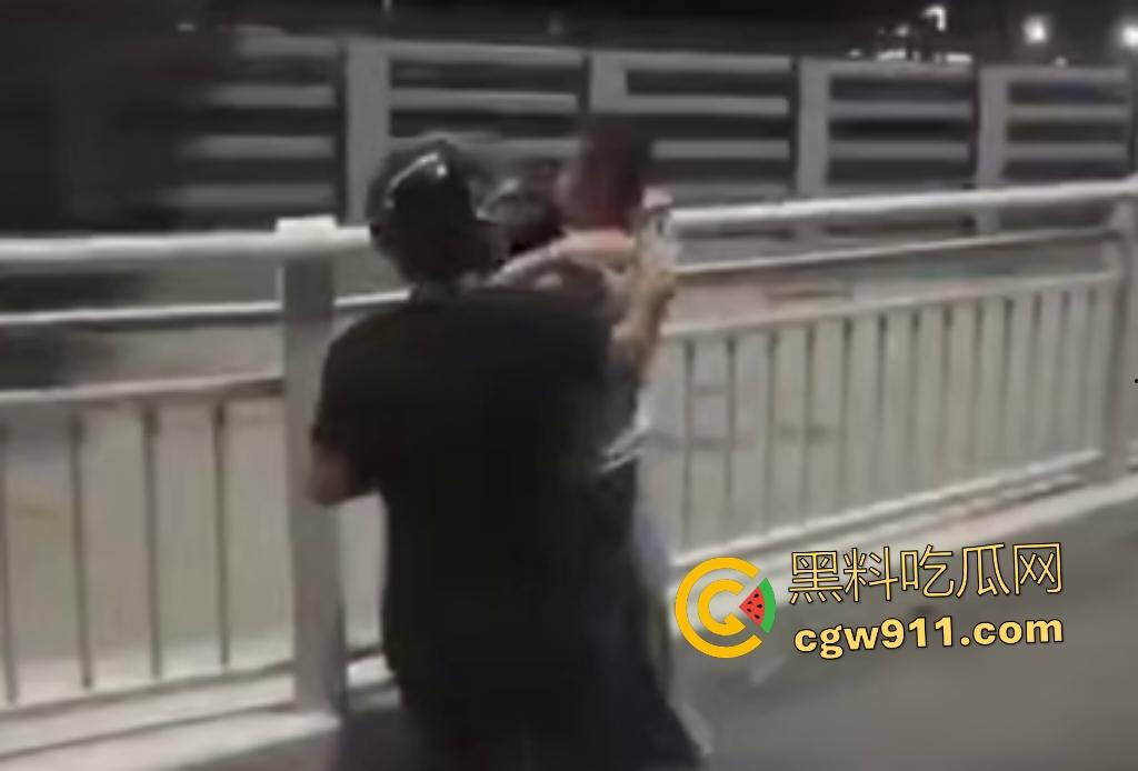 渣男恋爱6年骗婚,怀了5胎全部堕胎,女生净身出户又被骗回来,30岁恋爱脑受不了直接跳江!-2