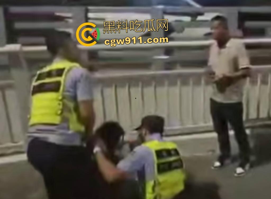 渣男恋爱6年骗婚,怀了5胎全部堕胎,女生净身出户又被骗回来,30岁恋爱脑受不了直接跳江!-7