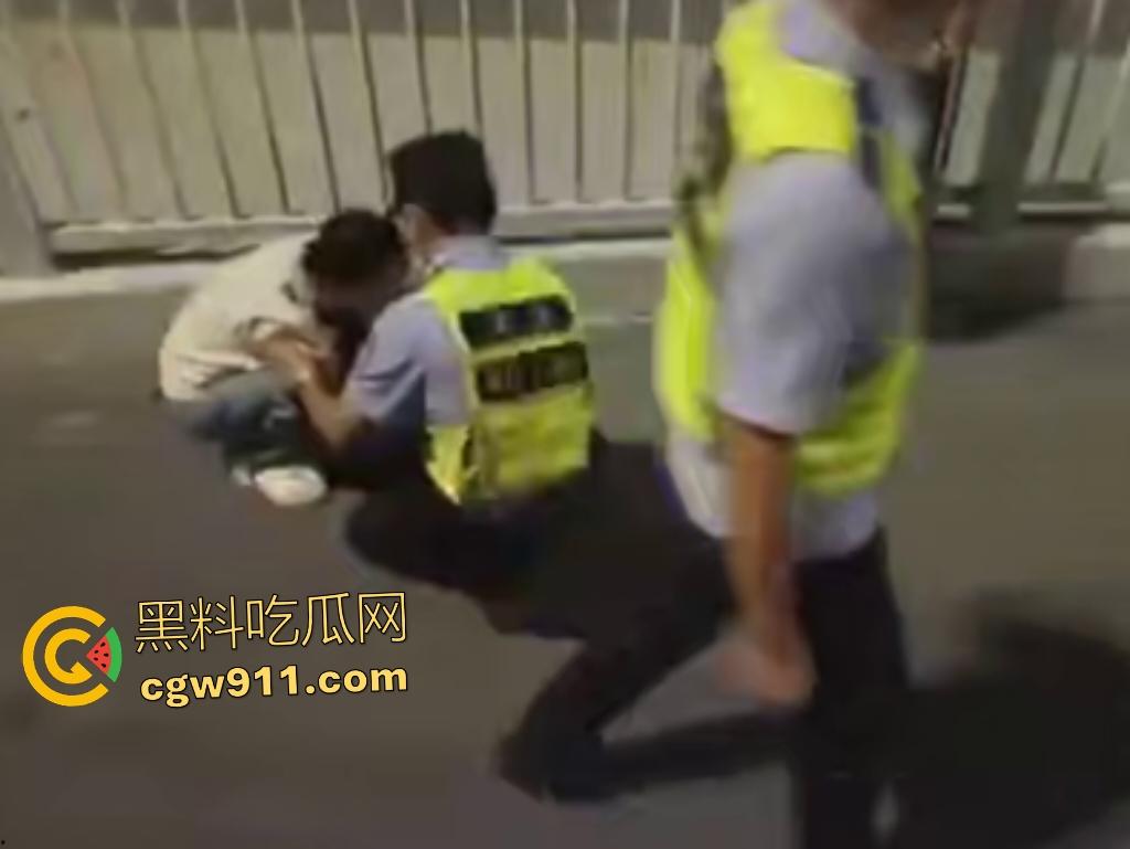 渣男恋爱6年骗婚,怀了5胎全部堕胎,女生净身出户又被骗回来,30岁恋爱脑受不了直接跳江!-8