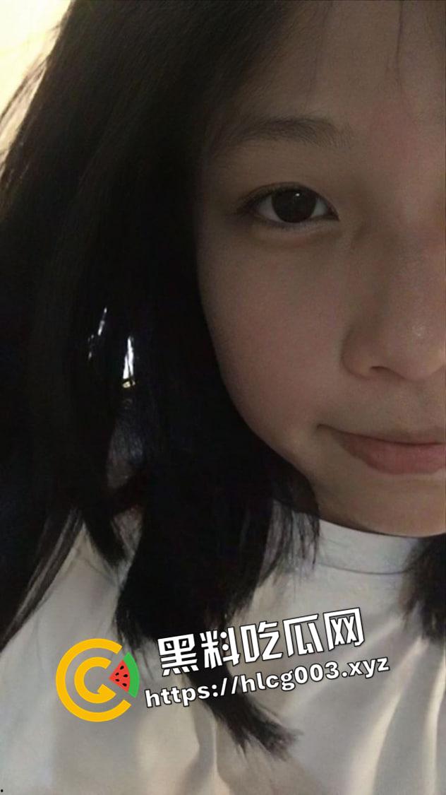 福建高中巨乳妹色诱老师 极品巨乳 珠圆玉润 自慰抠逼视频发给老师被曝光-1