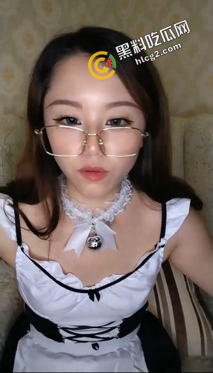 新人下海!纯骚眼镜反差婊『骚朵儿』和炮友酒店激情四射 各种爆操 超长性爱 来看看此母狗合不合格-2