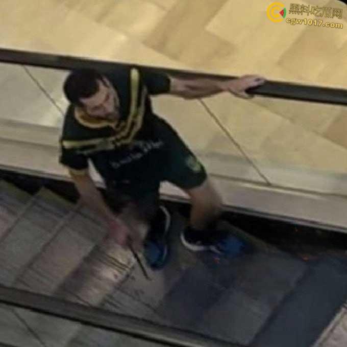 澳大利亚悉尼购物广场,发生无差别持刀砍人事件,网传现场30多人被刺,商场都是尸体多人死亡 !-2