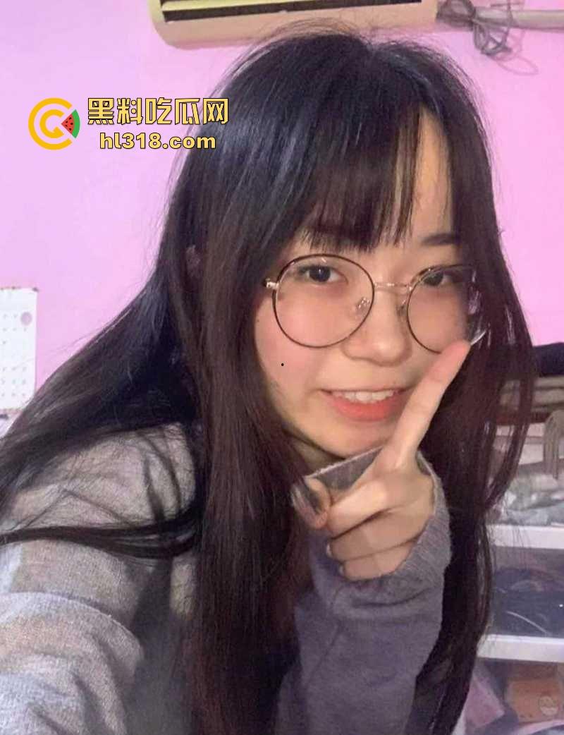 广州大学眼镜妹【杨慧婷】反差淫娃在线取精，感觉得吃伟哥才能满足，看着就想把她按在床上猛干！-1