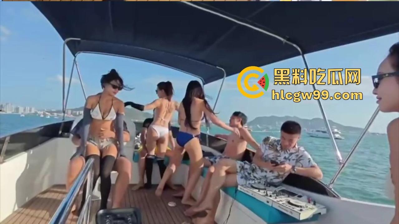 三亚游艇淫趴再现资本奇迹,富哥吃着龙凤帝王套,干着比基尼骚鸡,野模逼里进进出出,海水都多了一股骚味!-6