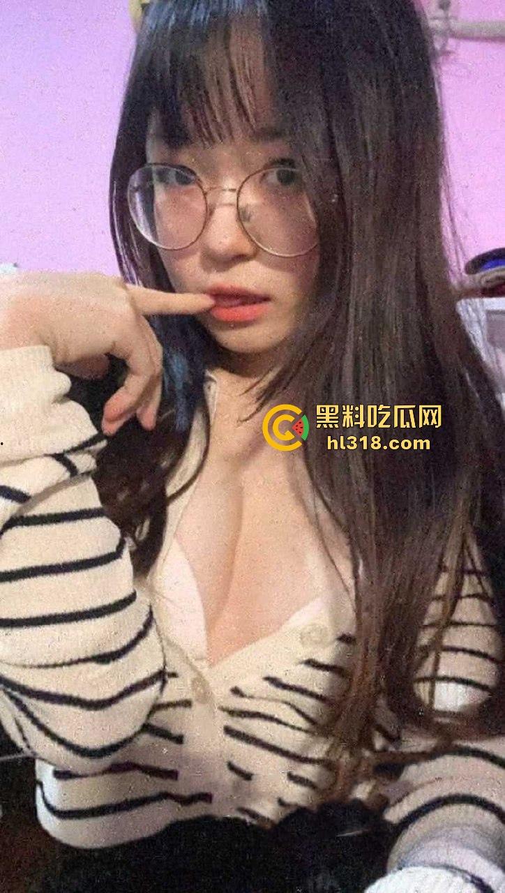 广州大学眼镜妹【杨慧婷】反差淫娃在线取精，感觉得吃伟哥才能满足，看着就想把她按在床上猛干！-4