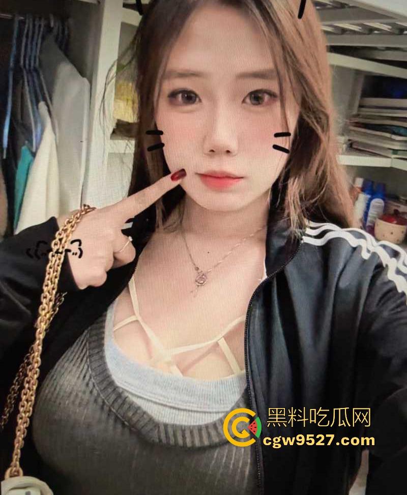 辽宁工商学院高颜值大学生【刘慧慧】高校的耀眼校花,肤白貌美,身材火辣,被富二代包养随意玩弄调教!-8