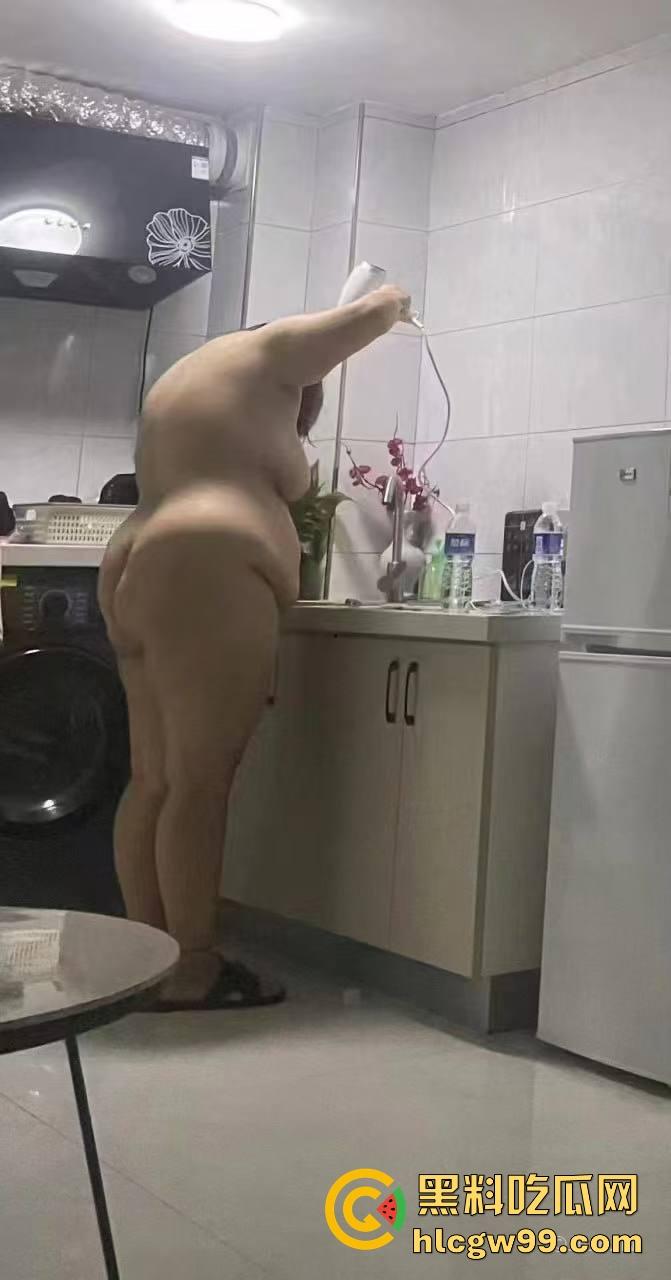 台湾卡比兽坦克出击,微胖美女登场,爱台妹的勇士们,按住F不要松摇起来,接着奏乐接着舞!-1