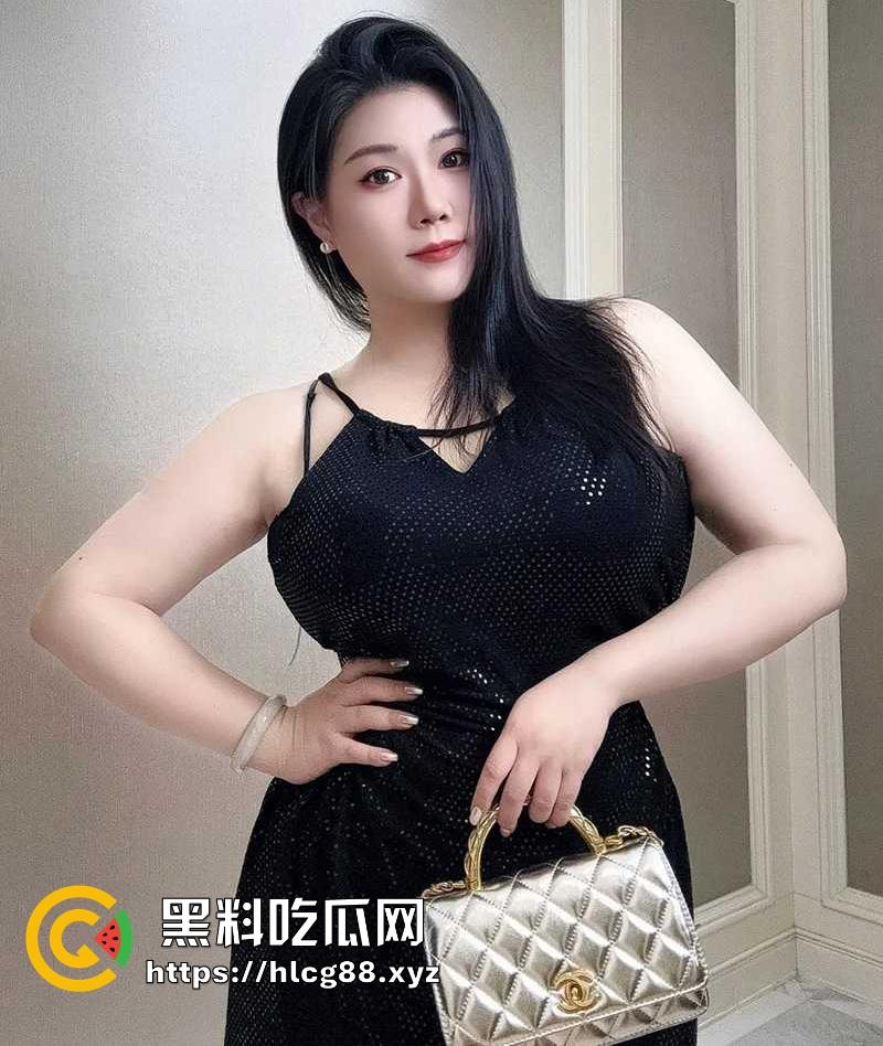 金鸡独立荡秋千 教练我想学这个 女的看样子要激动坏了 待会肯定要大战!-2