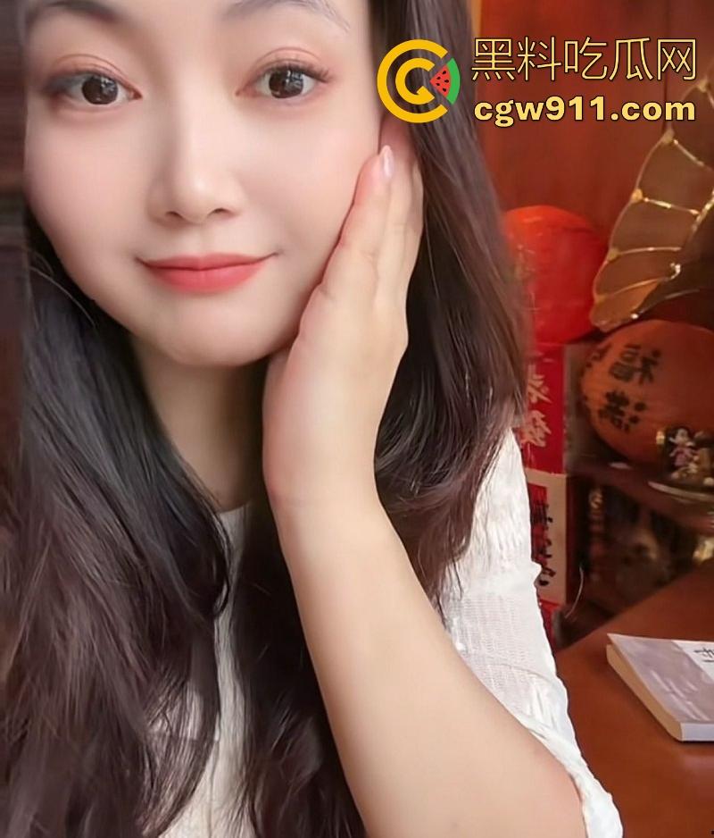 40岁上市公司高管微胖熟女约炮榨精,风韵犹存少妇包养小白脸,被各种姿势爆操,高潮不断浪叫连连!-3