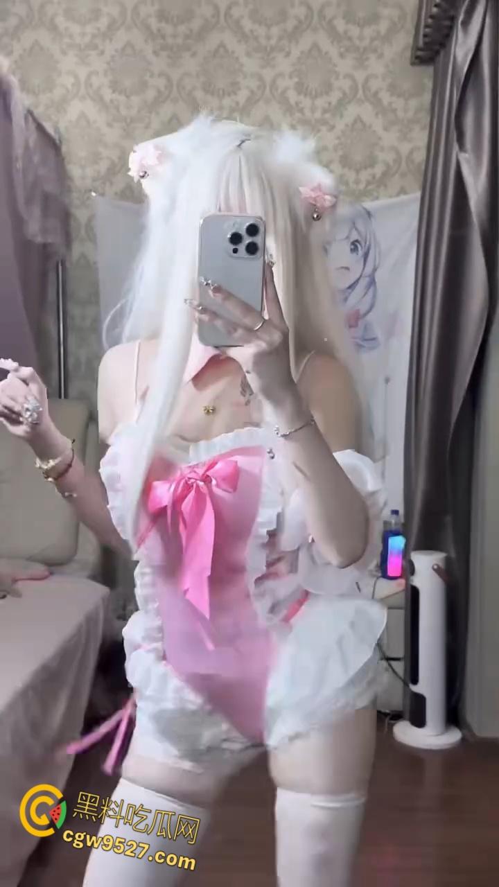 快手清纯系女网红【乔崽崽】,大尺度福利私拍,童颜嫩乳小仙女揉穴淫荡自慰,在线求操极致反差 !-3