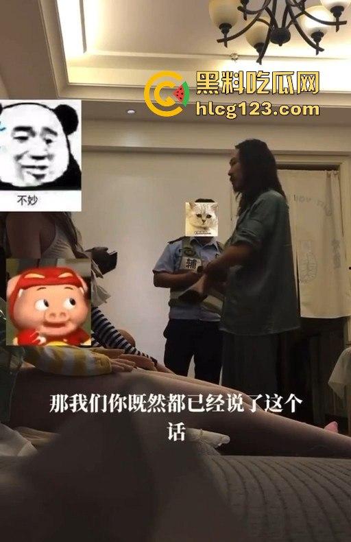 男子体验仿真人娃娃,直接泰迪附体!疯狂抽插把娃娃干穿了,店主要求赔偿不成还报警!-1