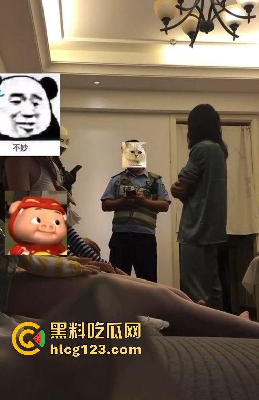 男子体验仿真人娃娃,直接泰迪附体!疯狂抽插把娃娃干穿了,店主要求赔偿不成还报警!-4