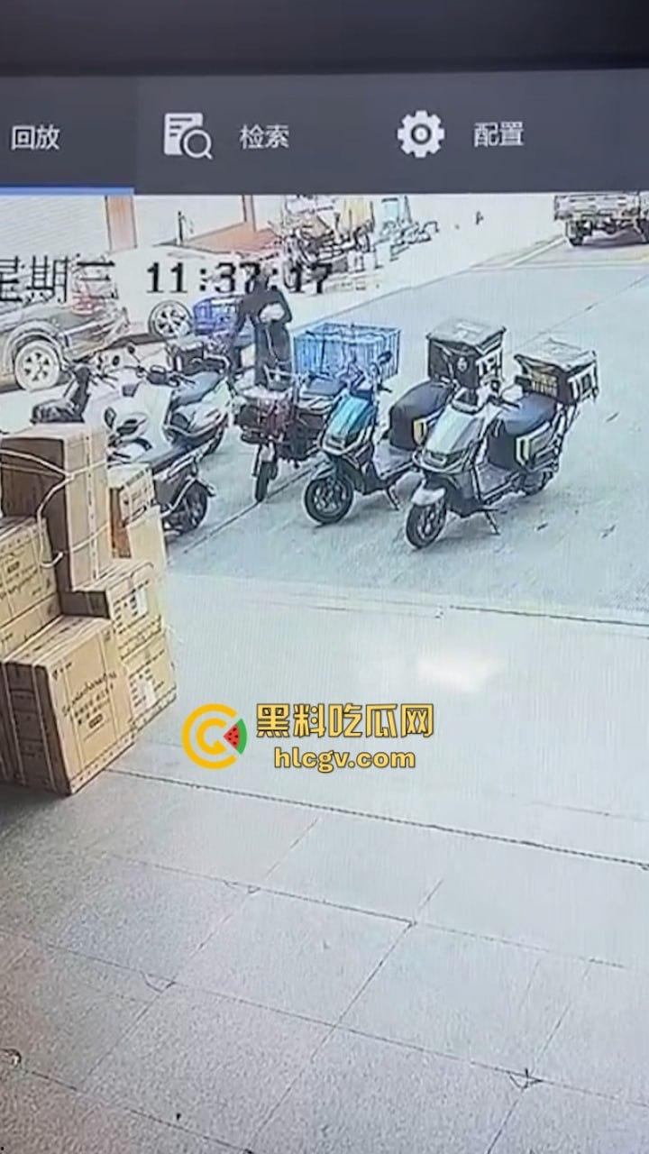广东汕头一写字楼外卖频繁被盗 监控曝光小偷竟是同行相残-4