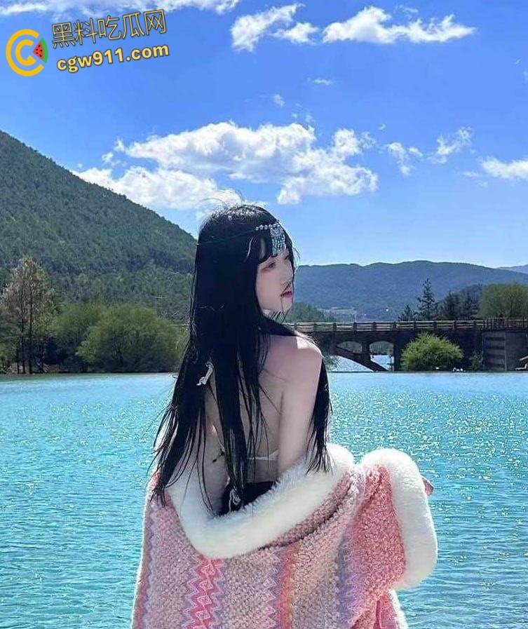 抖音擦边网红【小冰糖】，清纯颜值媚黑婊体质，给金主发制服口舌诱惑，呻吟声让人全身酥麻 ！-3