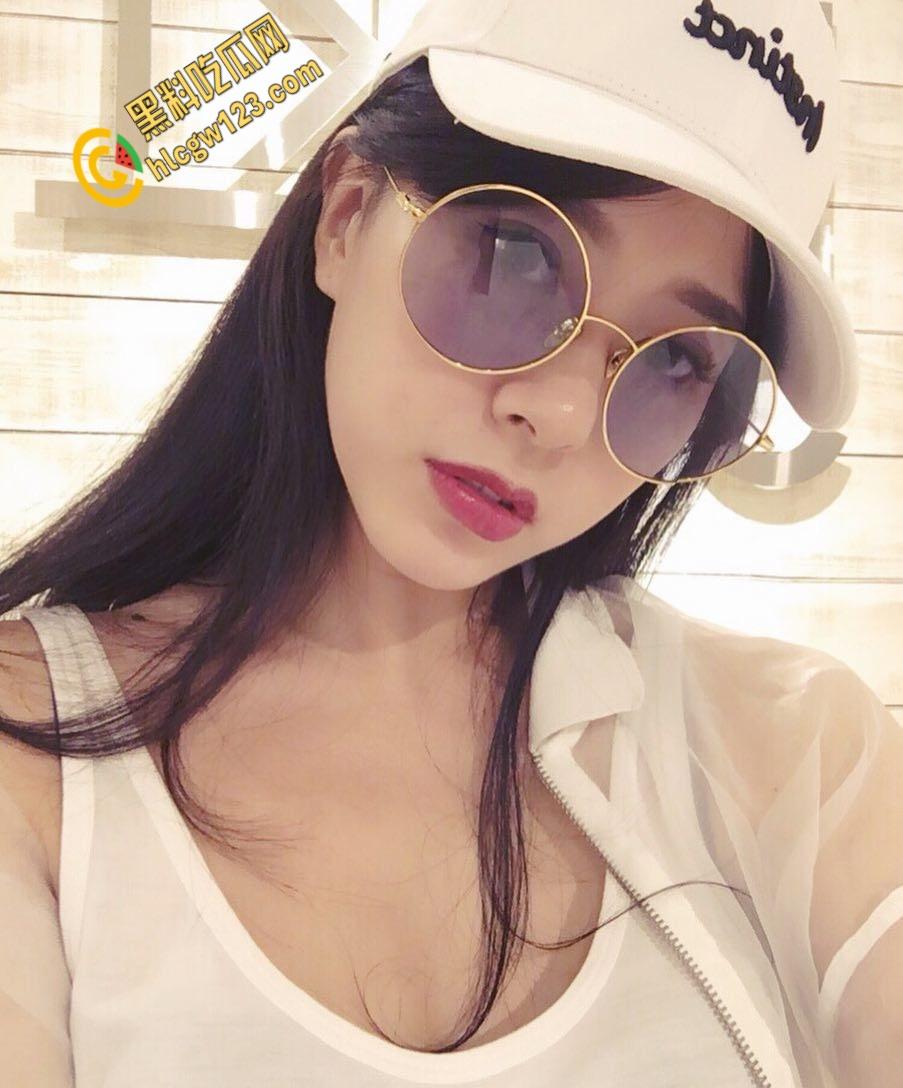 重庆主播【郝娜】直播露乳擦边,私下偷会大哥,菊花被捅被干的一直发抖 !-1