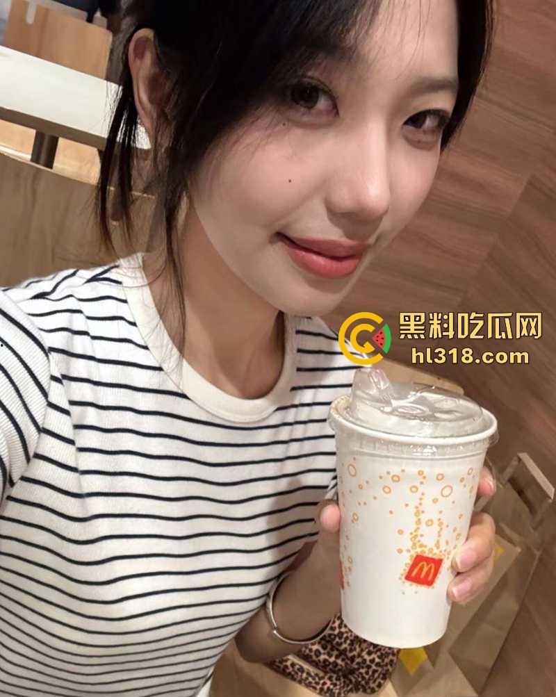 湘潭大学大三学妹【袁小敏】不雅视频被男友曝出,清纯少女被调教成风骚母狗,自慰勾搭极其反差!-5