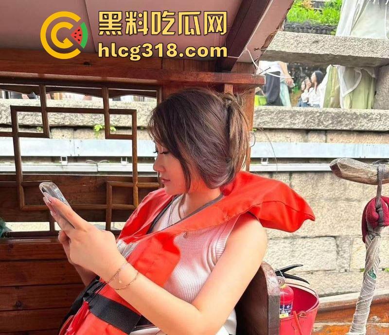 约炮湖南24岁微胖大学生,完美露脸深喉吞吐,干起来真带劲,大奶让人爱不释手!-2