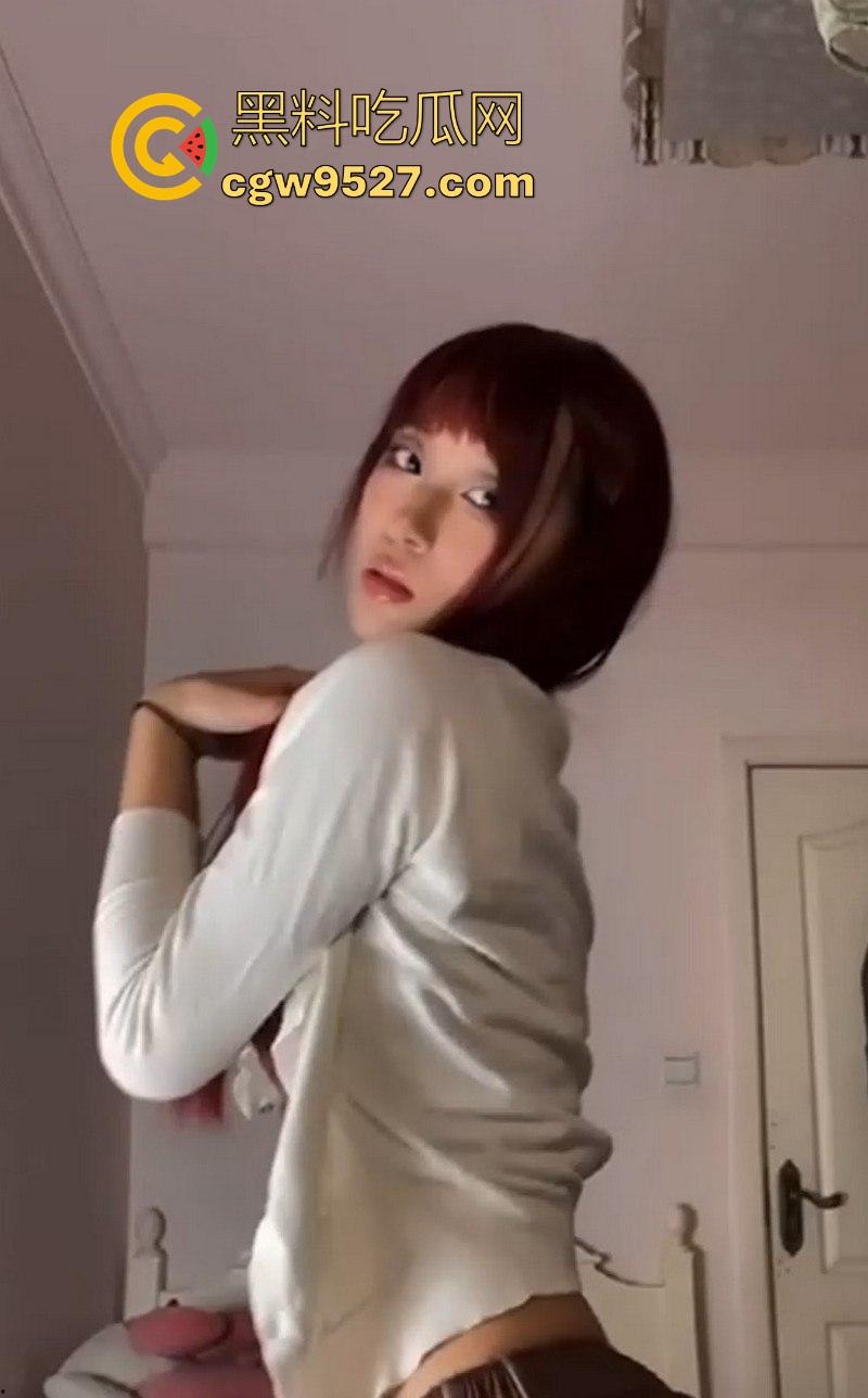 宁波工商职业学院反差小骚逼【廖葵颖】粉嫩小逼在镜头前被肆意玩弄,湿漉淫水滴落,母狗姿态尽显无疑!-2