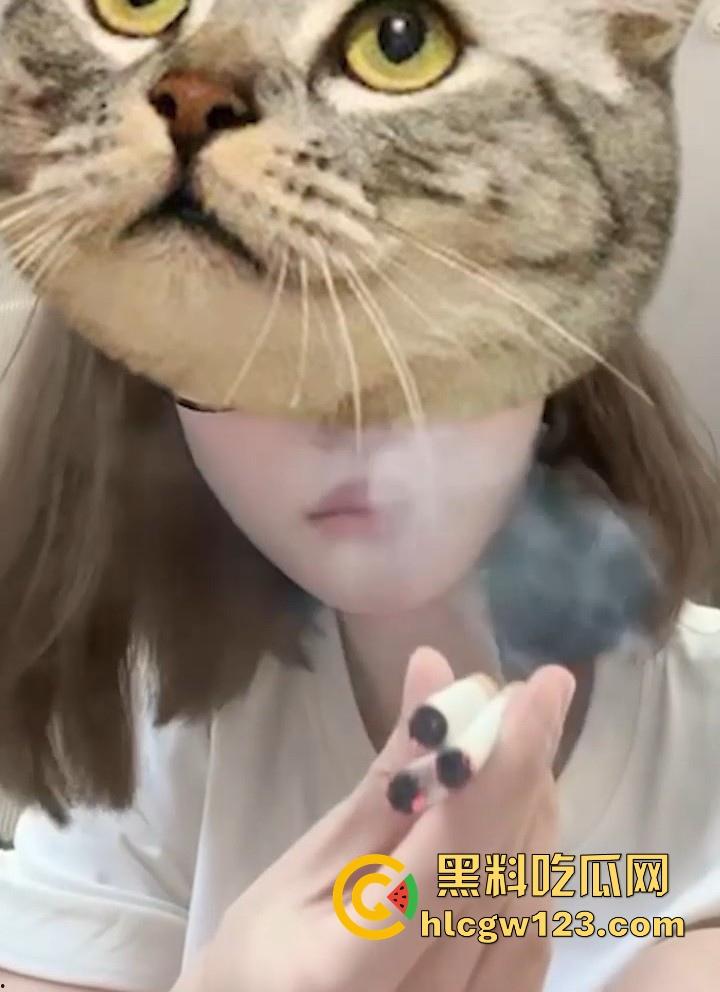 抖音熟女网红 【陈佳儿】直播打pk输了 处罚烟头烫舌针扎胸 狂野大胆作风 是个狠角色!-10