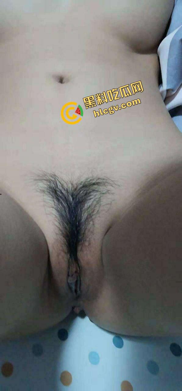 河南实验中学反差高中生『谢燕』家中发骚裸聊网友 露奶露逼尽显风骚！独家曝光流出！-9