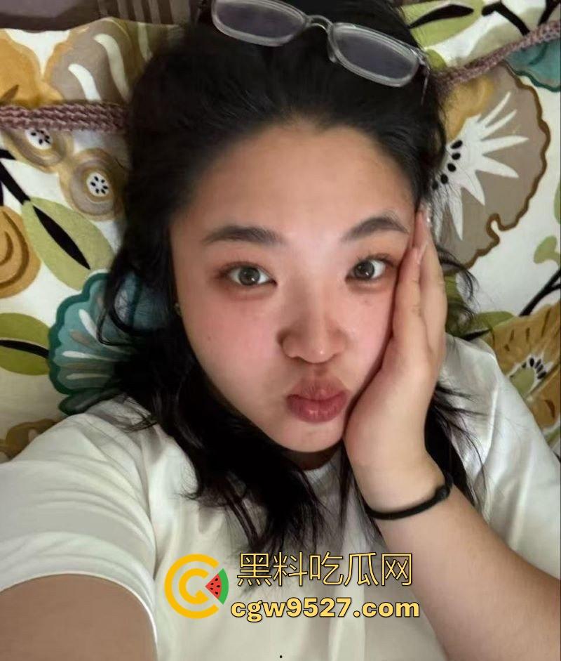 河北石家庄幼师【江彤彤】高冷外表藏骚心,夜晚化身撩人精骚话连篇,手指揉搓骚穴,勾引炮友来操!-5