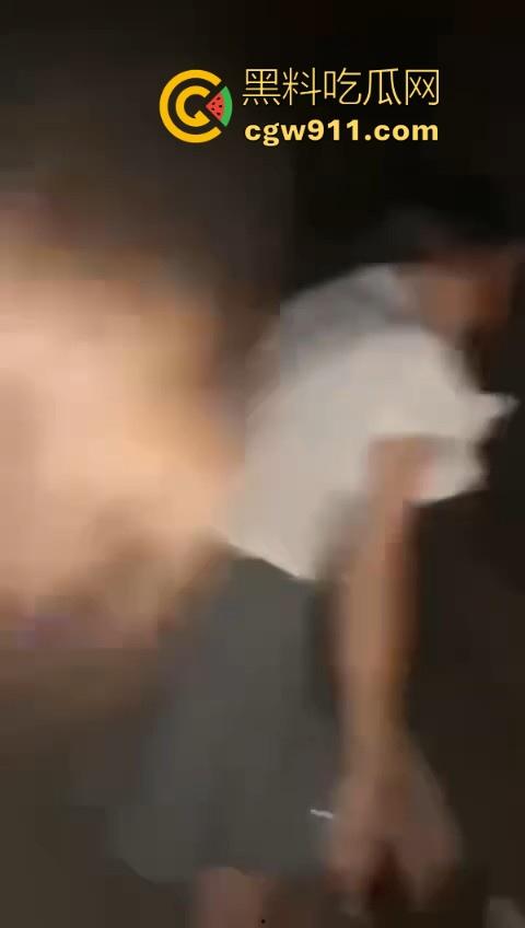 清纯的脸庞下竟然藏着恶毒的心,不知道的还以为是亲密姐妹谈话,没想到是霸凌者的炫耀!-9