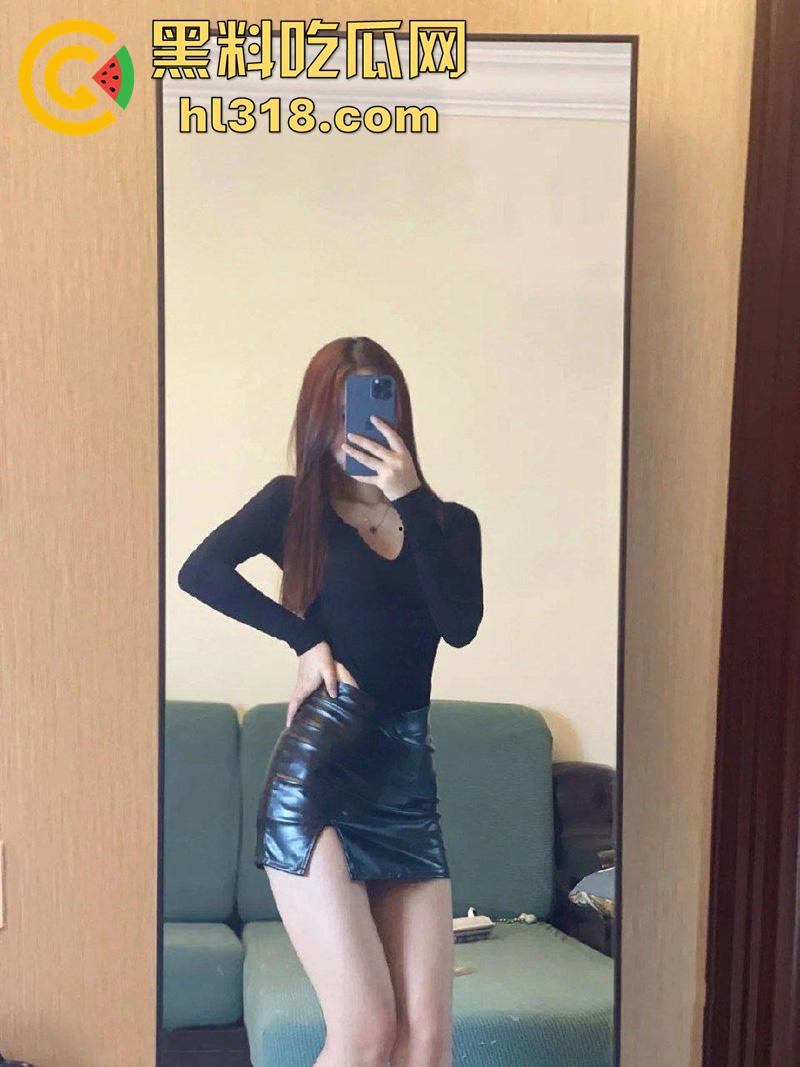 南京模特级女神【李怡楠】,完美身材气质美女,背着男友约炮开迈腾的小伙,性爱自拍激情啪啪!-4