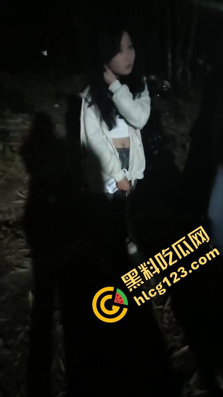 精神小妹撬走闺蜜男朋友，结果被集美揪住狂揍一顿！-5