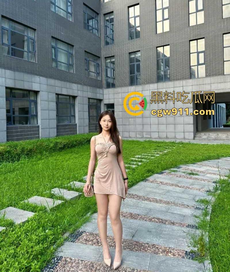 长春大学极品反差学妹【叶雯馨】清纯学妹化身淫荡母狗,丰满美乳白嫩挺拔,白虎嫩穴肥美诱人,骚浪本性尽显!-3