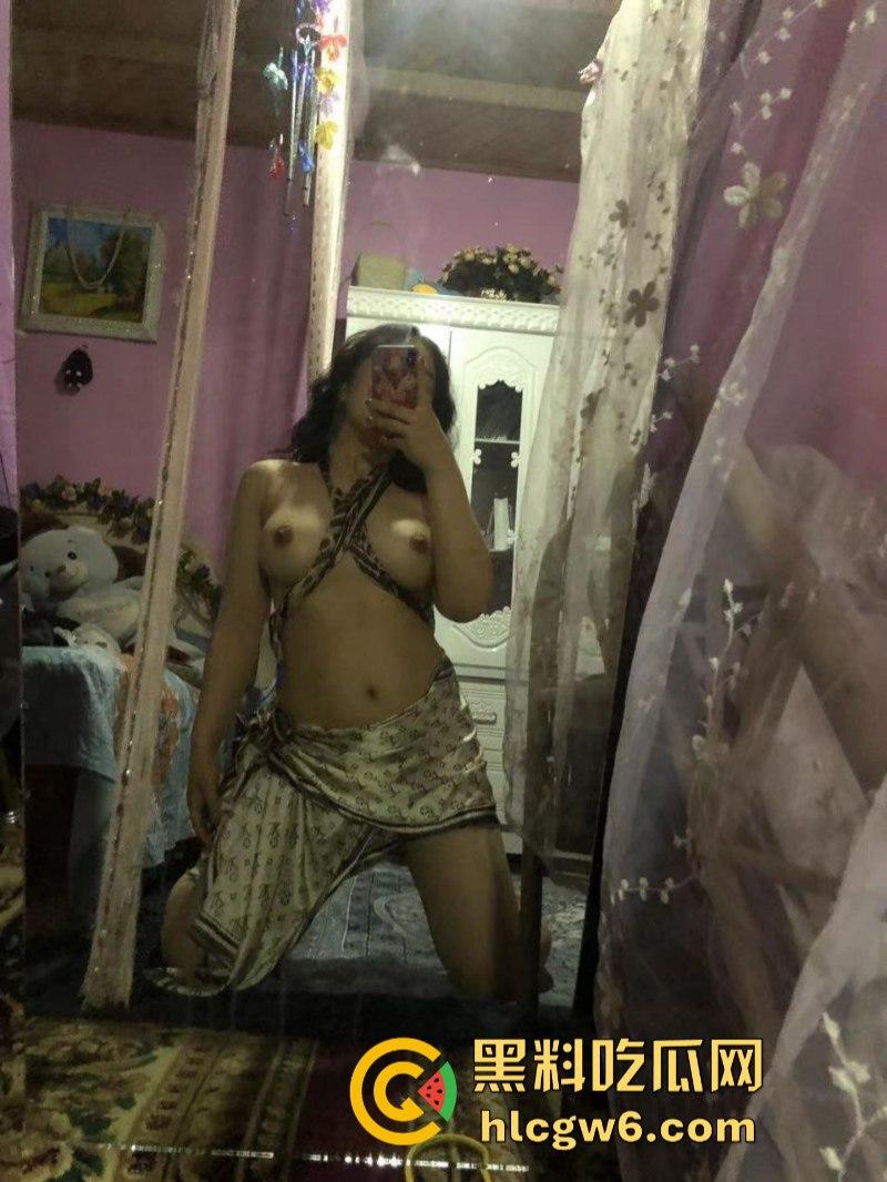 单身无配偶 只能网聊做母狗!山东菏泽培训机构老师【陈玉露】无毛美鲍高潮爆浆 自慰裸聊遭网友录屏曝光!-6