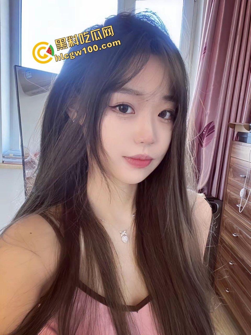 长沙岳麓区骚母狗淫荡人妻【张佩宁】绿帽奴贡献淫妻给处男,前后夹击塞满骚穴,淫乱3P独家流出!-3