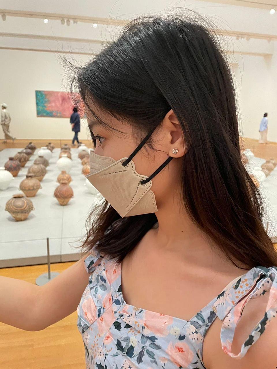 香港珠海学院 杨璐 脚踏五条船 香港内地两地卖逼 被同学发现直接送炮 自拍视频流出!-4