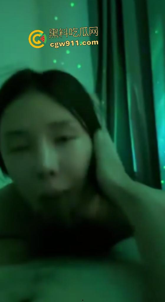 留学女神【周丽珊】柬埔寨接单遭园区绑架勒索10万美金,卖淫变肉票,还没草上B的金主只能看视频回顾!-4