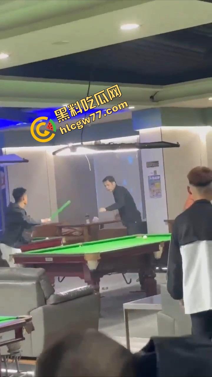 你别惹精神小伙，裤腰带一勒，砍山刀一抽，上来就给你一刀！你以为他是人？他是行走的社会炸弹！-8