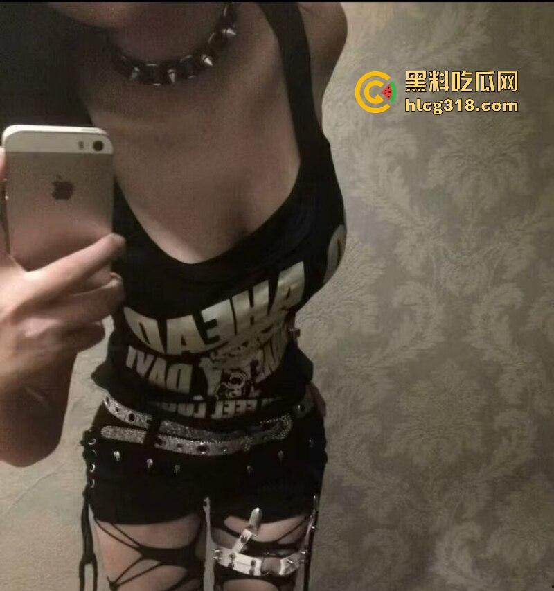 山西清纯学生妹【徐玮怡】约炮视频曝光,性瘾反差妹喜欢背着男友聊骚偷人,纯纯的骚母狗一枚。-7