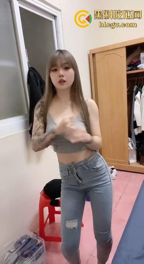 南昌花臂精神小妹【李皓钥】私密视频外流!纹身妹独自在镜头前扣逼放飞自我!-2